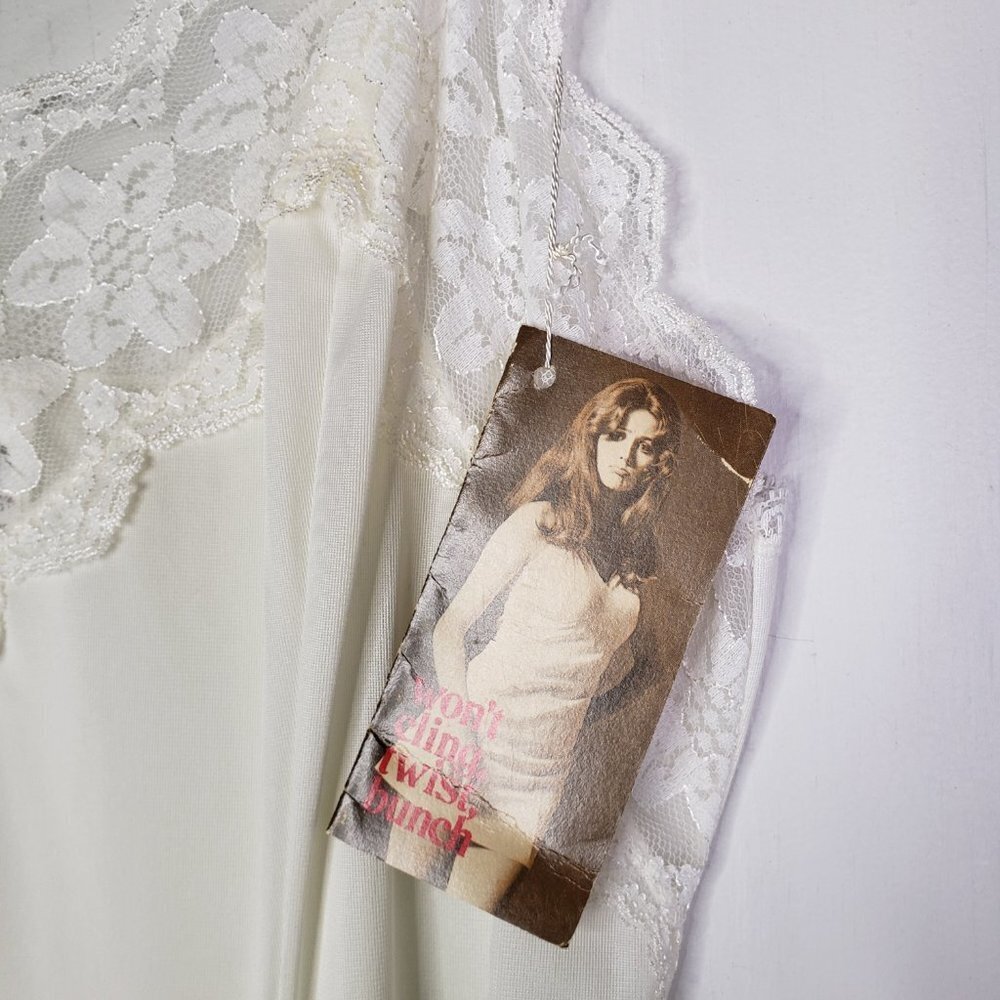 Vintage‎ NWT Movie Star Lace Trimmed Slip White Nylon 34-Tall S XS - Picture 12 of 12